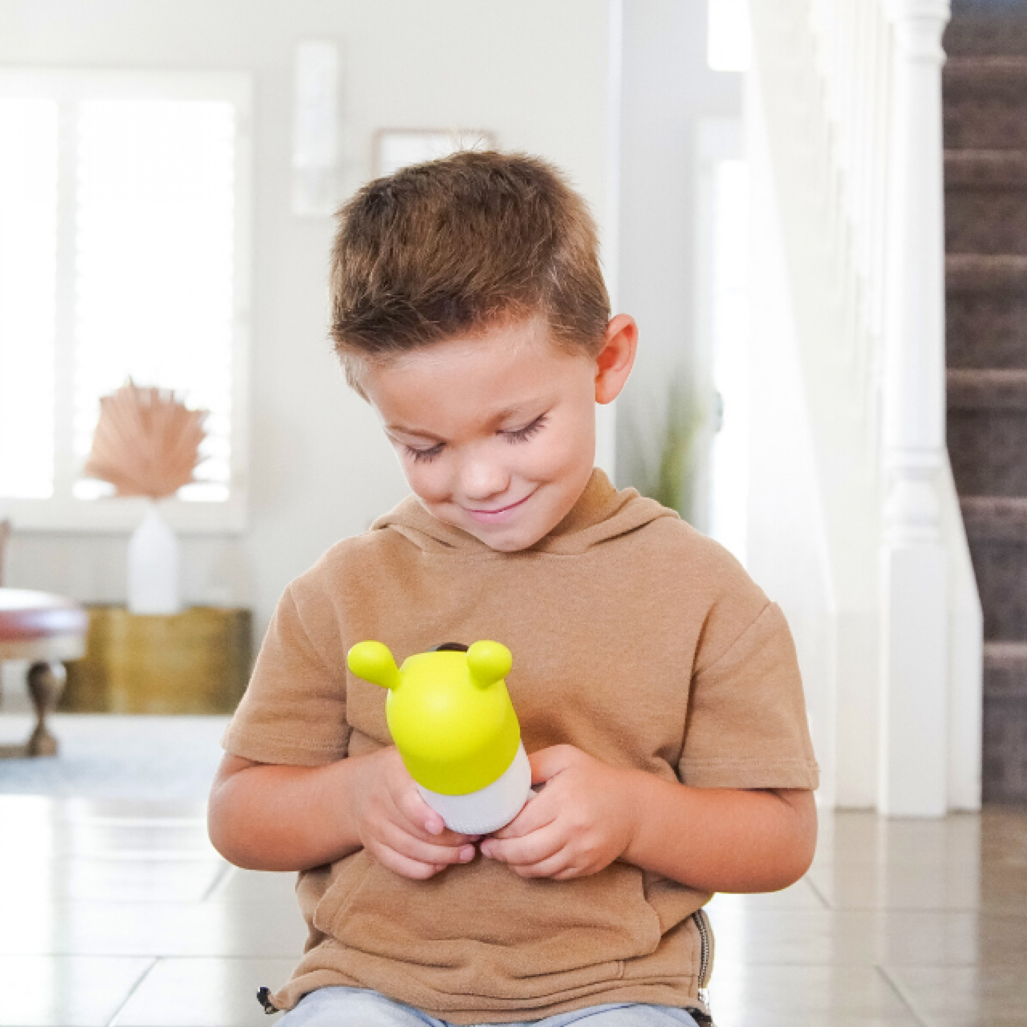 Робот з ШІ,  для дітей із акцентом на вивчення мов ROYBI Robot